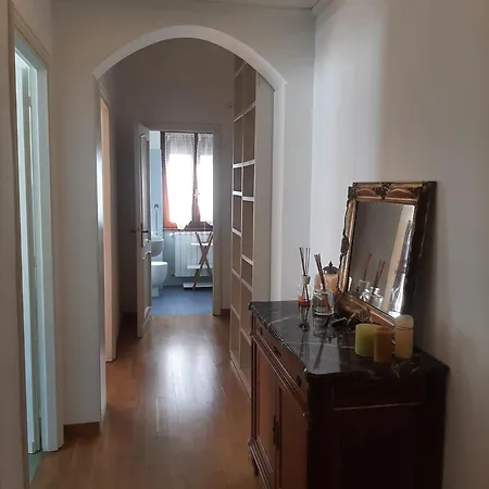Circe 52 Apartment